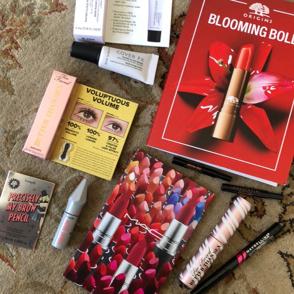 Makeup Bundle - Picture 1 of 2